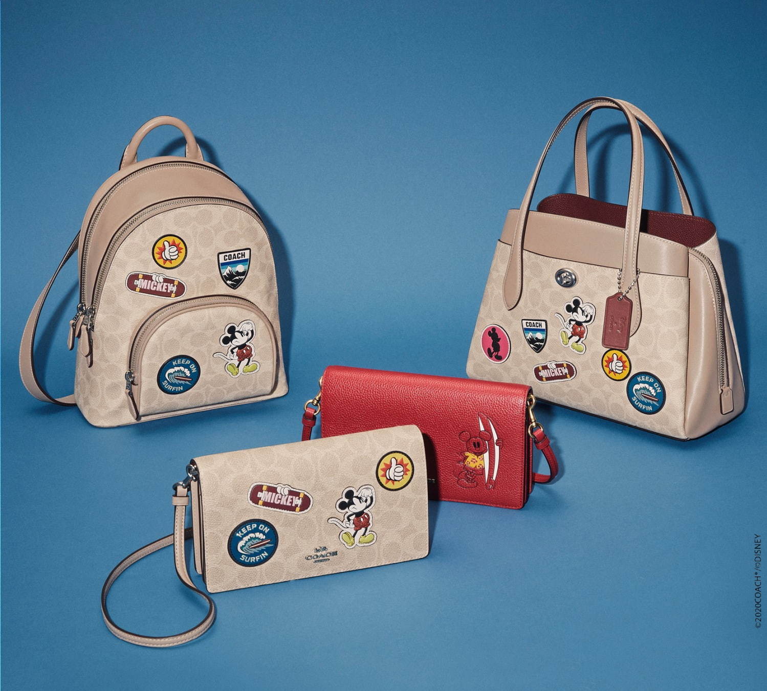 左上) DISNEY x COACH Carrie Backpack 23 64,000円＋税
右上) DISNEY x COACH Lora 30 70,000円＋税