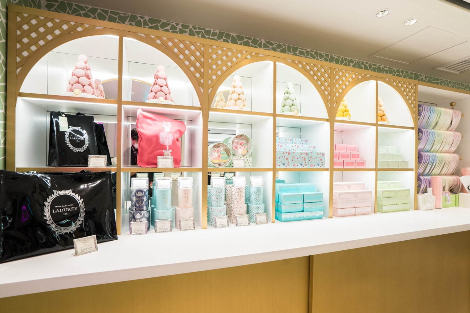 ラデュレ(Ladurée) グランスタ東京｜写真2