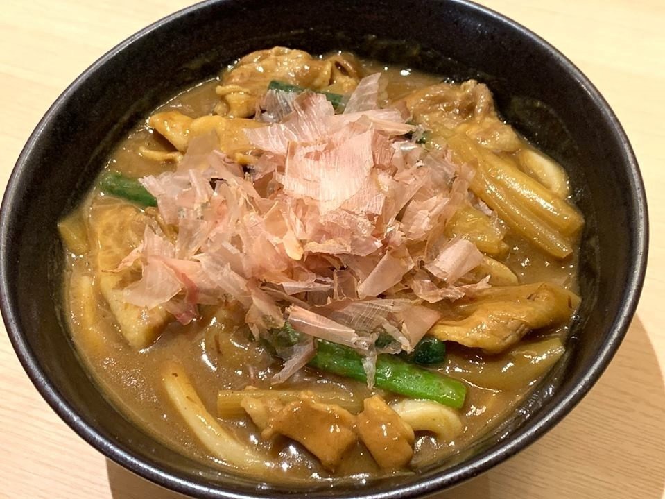 ＜本格手打もり家＞オリーブ豚のカレーうどん 1,296円(税込)