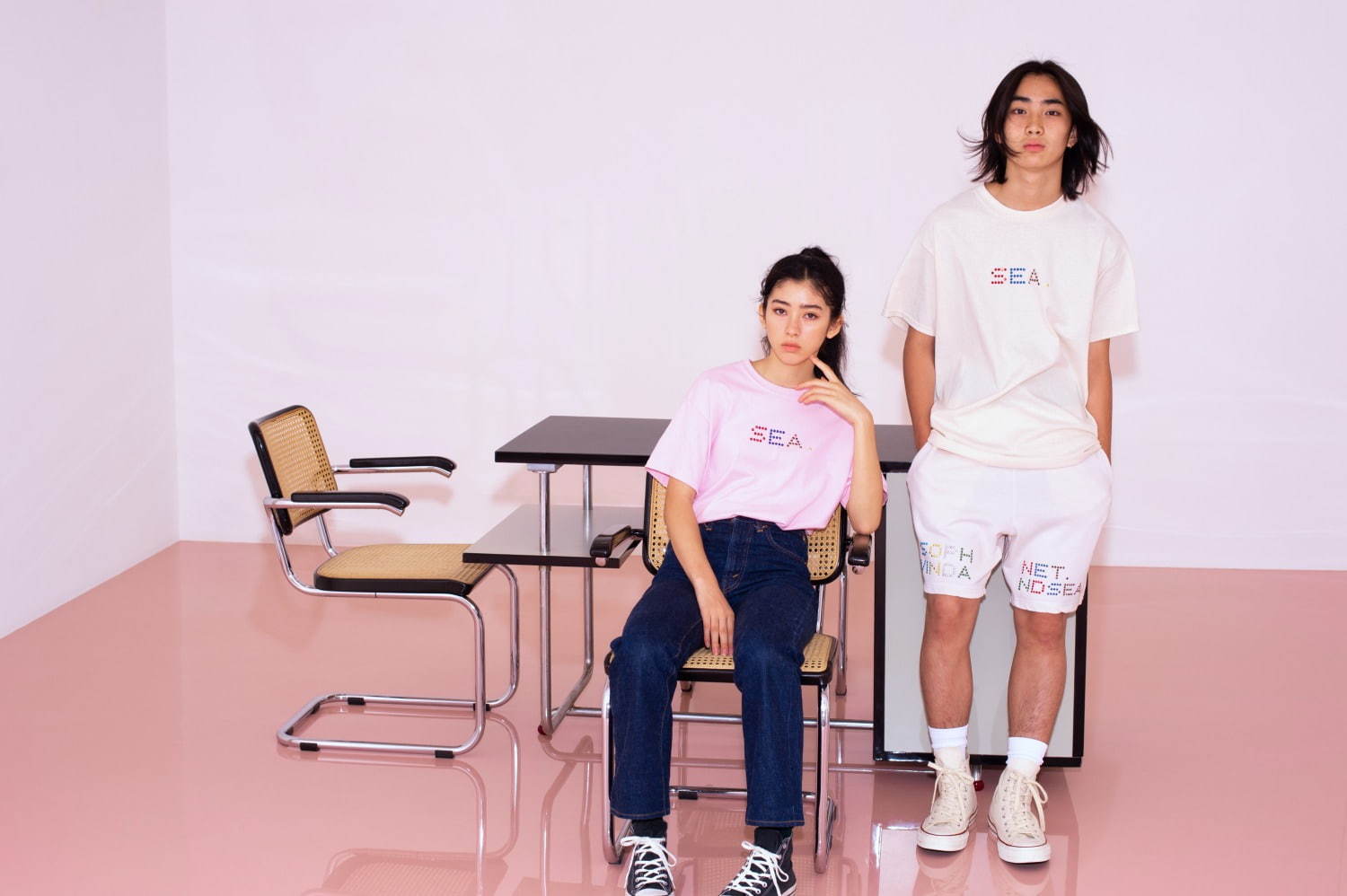 ソフネット×ウィンダンシー“ラインストーンロゴ”を配したTシャツ＆ショーツ、首掛け扇風機などグッズも｜写真28