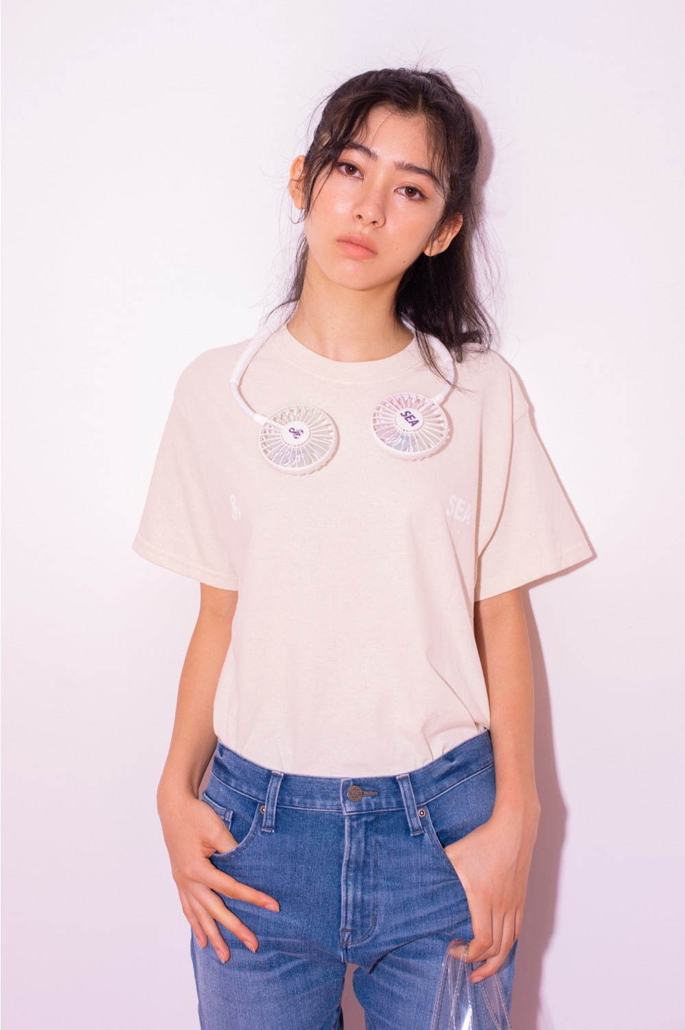 ソフネット×ウィンダンシー“ラインストーンロゴ”を配したTシャツ＆ショーツ、首掛け扇風機などグッズも｜写真27