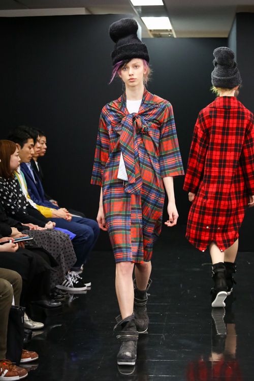 トリコ ・コム デ ギャルソン(trict COMME des GARÇONS) 2013-14年秋冬ウィメンズコレクション  - 写真32