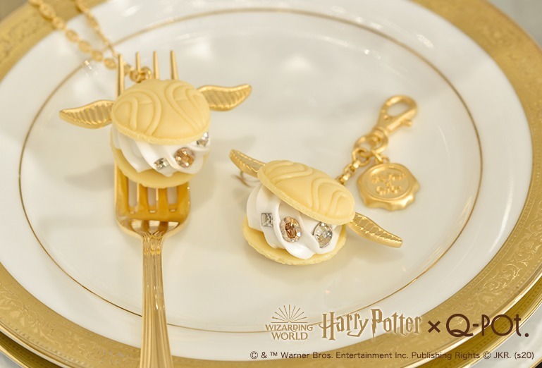 Golden Snitch Macaron ネックレス 10,000円＋税／バッグチャーム 8,500円＋税