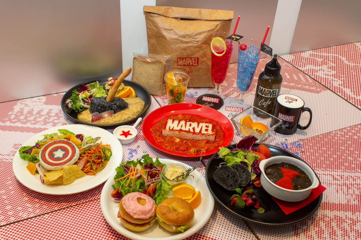 「マーベル」の限定カフェが大阪に、『スパイダーマン』サンドウィッチなど劇中メニューを再現｜写真36