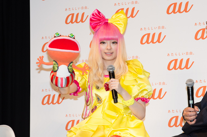 きゃりーぱみゅぱみゅ、au夏の新CMで新曲「のりことのりお」 - 剛力彩芽と共演｜写真4