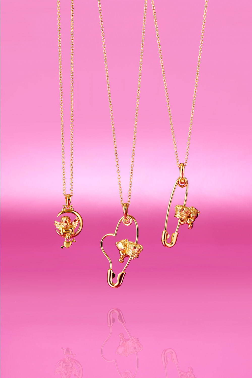 左から)NEW PLEASURE / HEART Necklace 34,000円＋税
NEW PLEASURE Necklace 34,000円＋税
MOON LIGHT BABY Necklace 26,000円＋税