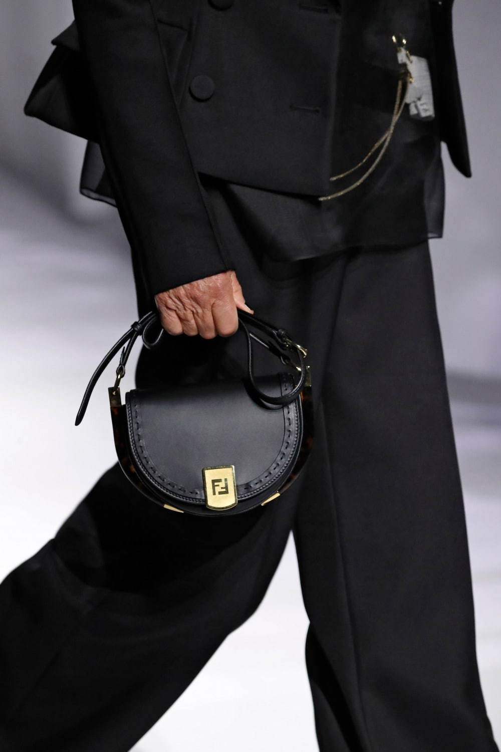 フェンディ(FENDI) ムーンライト｜写真20