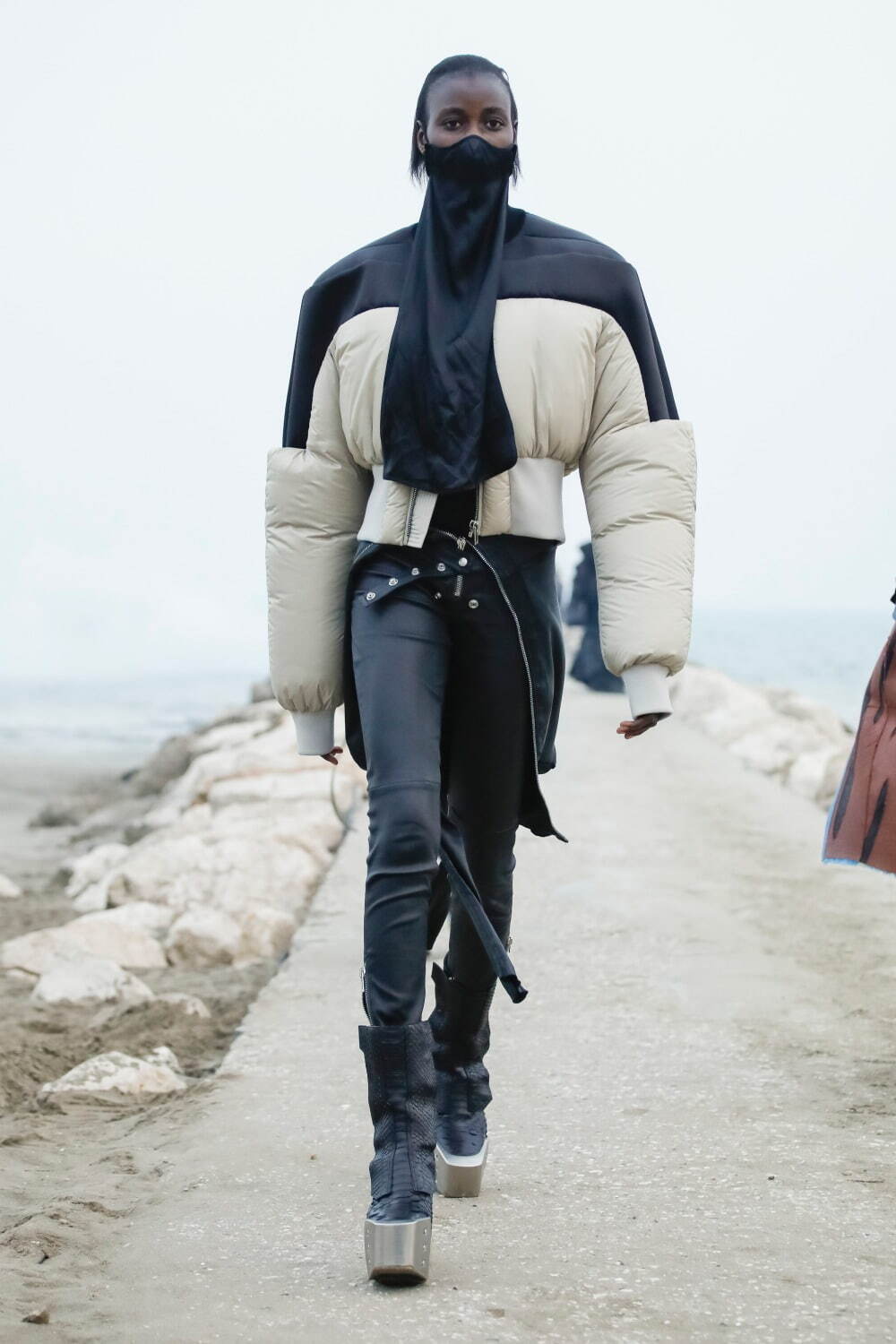 リック・オウエンス(Rick Owens) 2021-22年秋冬ウィメンズコレクション  - 写真20