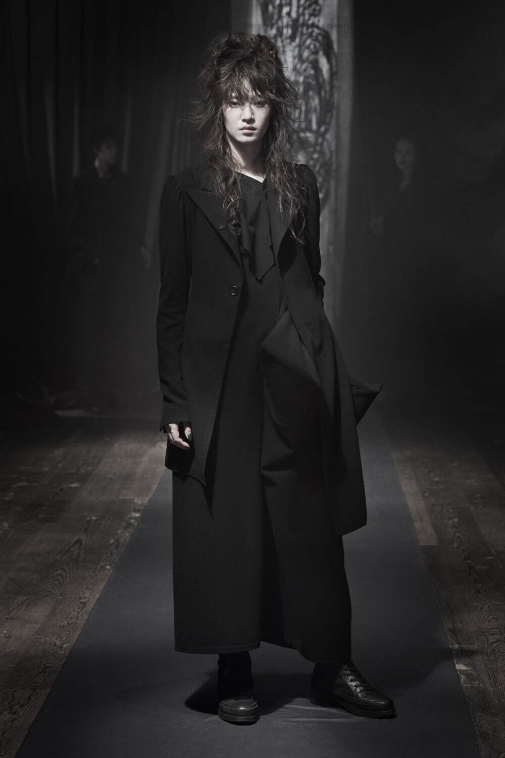 ヨウジヤマモト(Yohji Yamamoto) 2021-22年秋冬ウィメンズコレクション  - 写真15