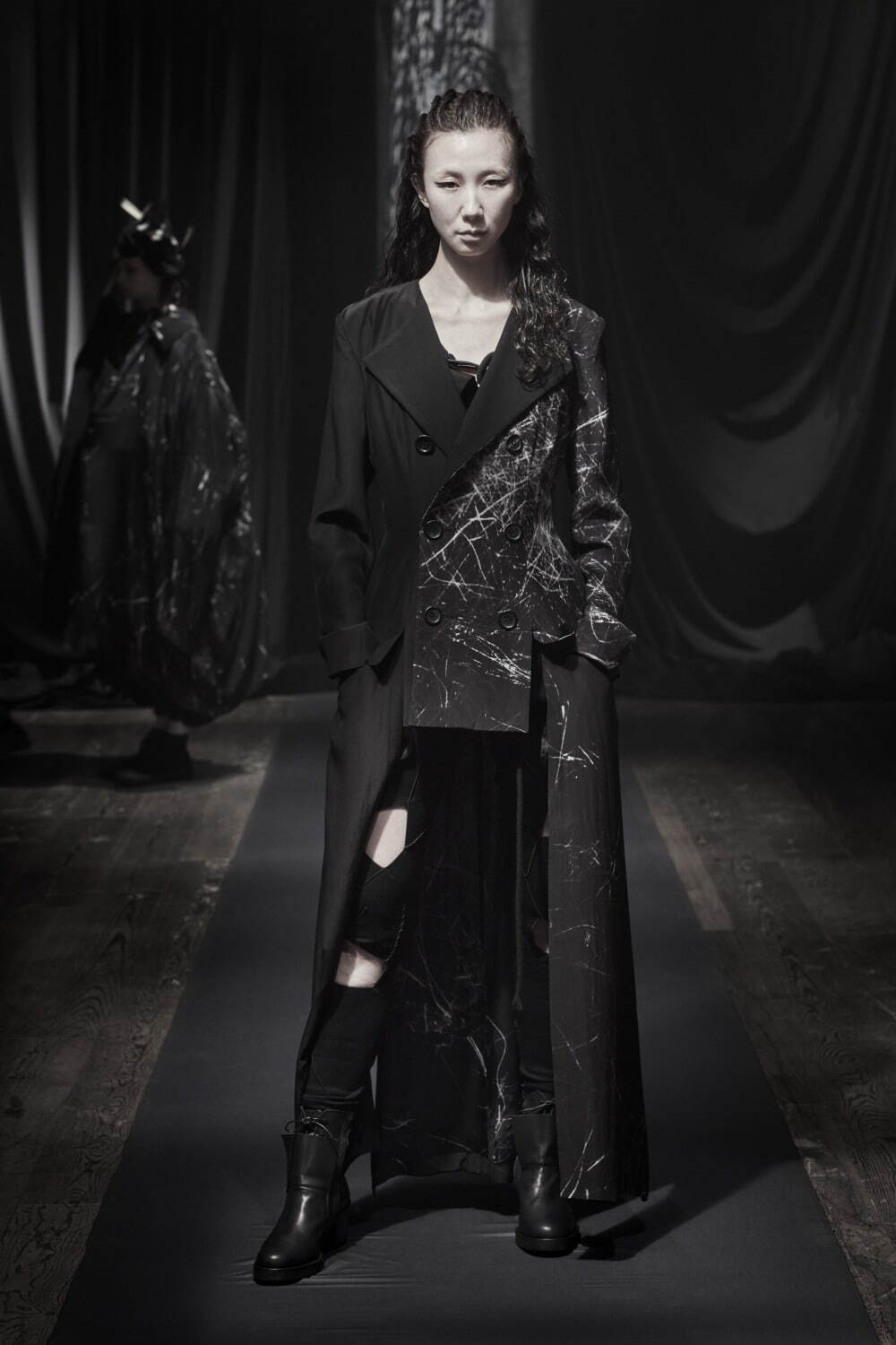 ヨウジヤマモト(Yohji Yamamoto) 2021-22年秋冬ウィメンズコレクション  - 写真23