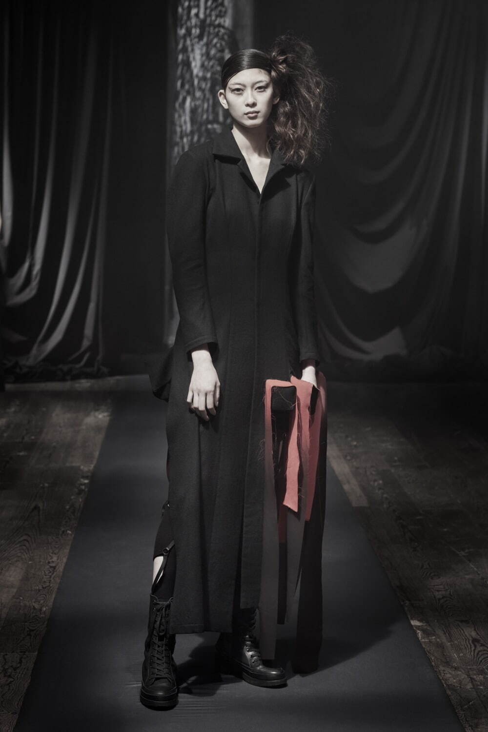 ヨウジヤマモト(Yohji Yamamoto) 2021-22年秋冬ウィメンズコレクション  - 写真28