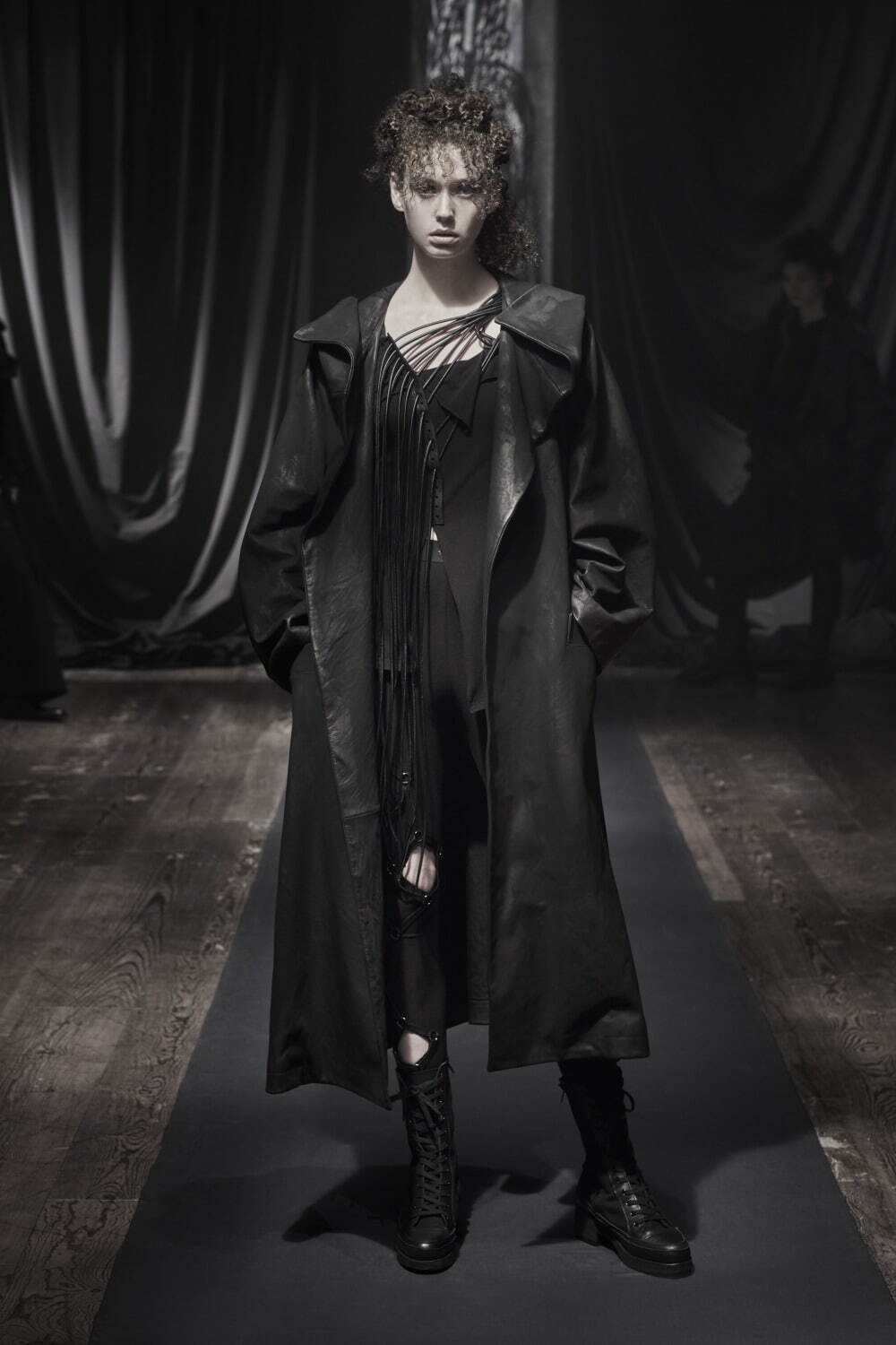 ヨウジヤマモト(Yohji Yamamoto) 2021-22年秋冬ウィメンズコレクション  - 写真29