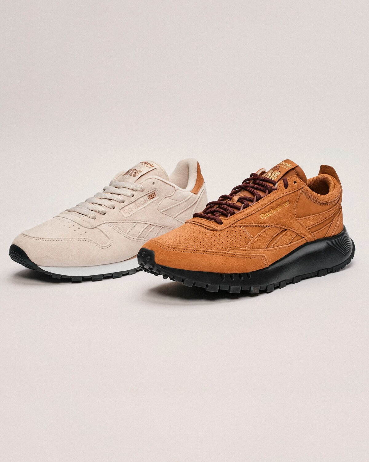 左) SNS×Reebok Classic Leather 14,000円＋税
右) SNS×Reebok Classic Leather Legacy 13,000円＋税