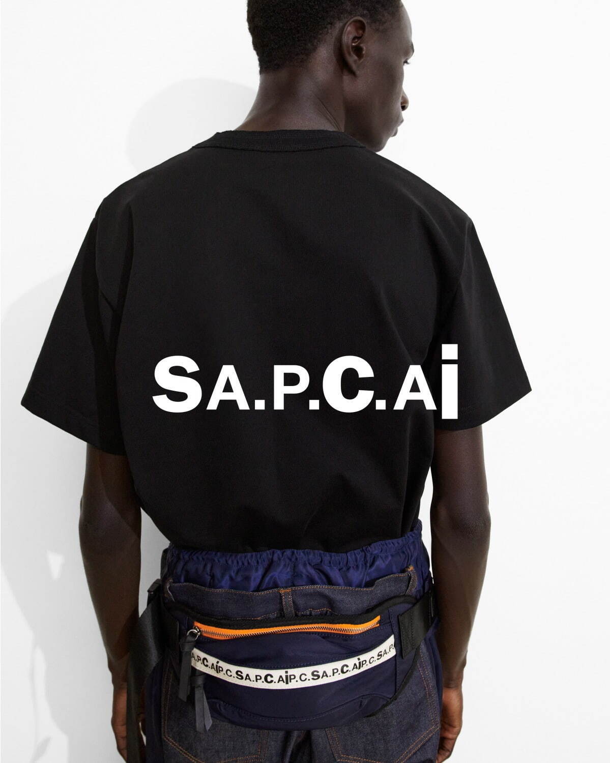 A.P.C.×sacaiのデニムジャケットやロゴフーディ、フリンジ付き白スニーカーなど｜写真40