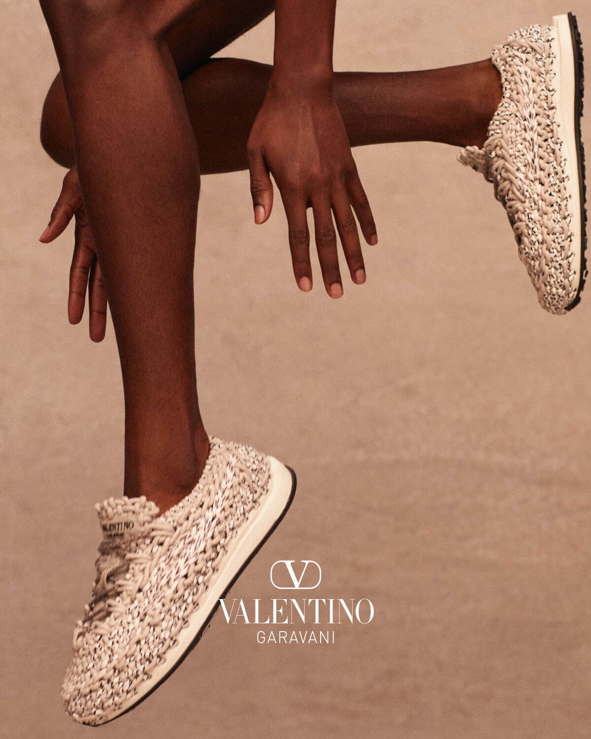 ヴァレンティノ(VALENTINO) クロシェ｜写真1