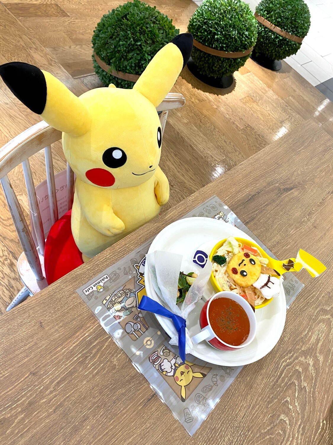 東京＆大阪「ポケモンカフェ」にシェフ・パティシエ・ウェイトレスピカチュウの3周年記念メニュー｜写真11