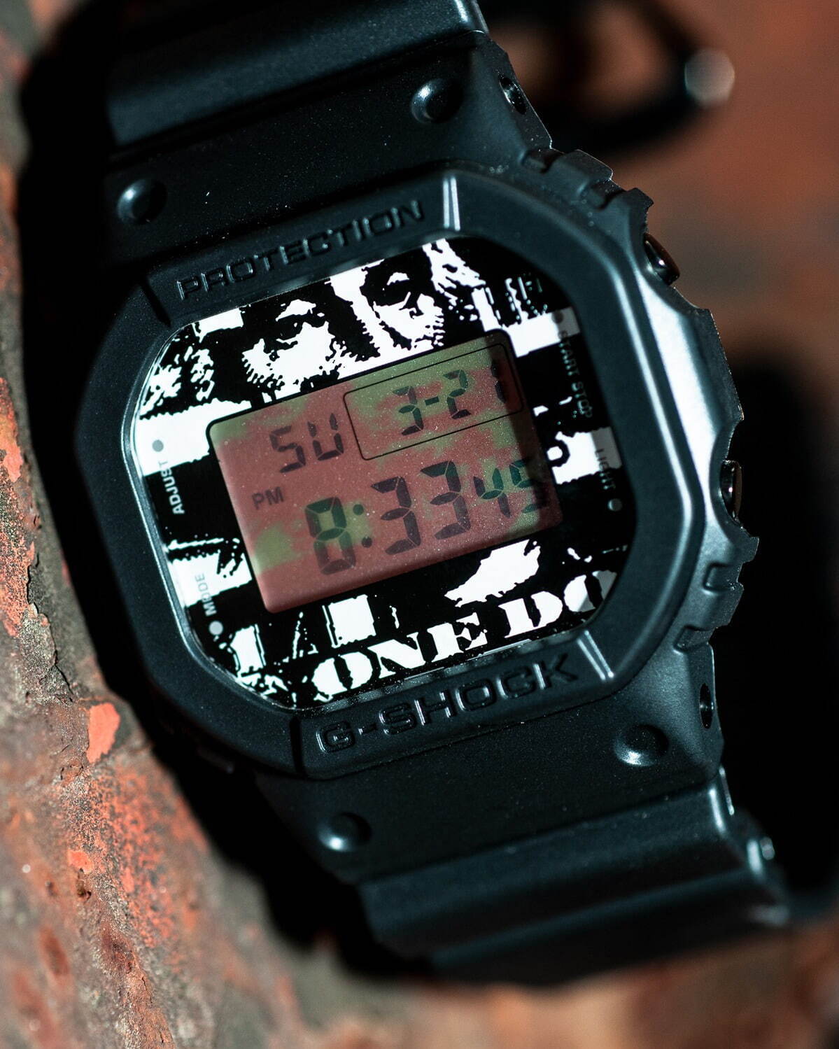 G-SHOCK×ビームス T×河村康輔のコラボウォッチ、1ドルコラージュアートをデザイン