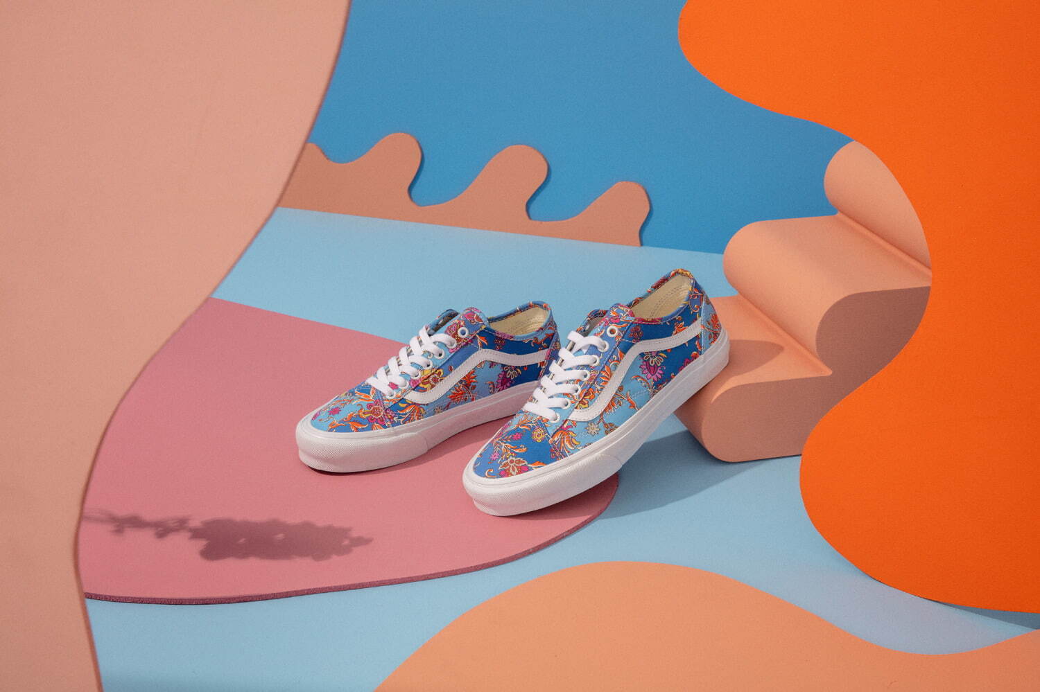 VANS×リバティ・ファブリックス“カラフルな花柄”のウィメンズスニーカーやTシャツ｜写真9