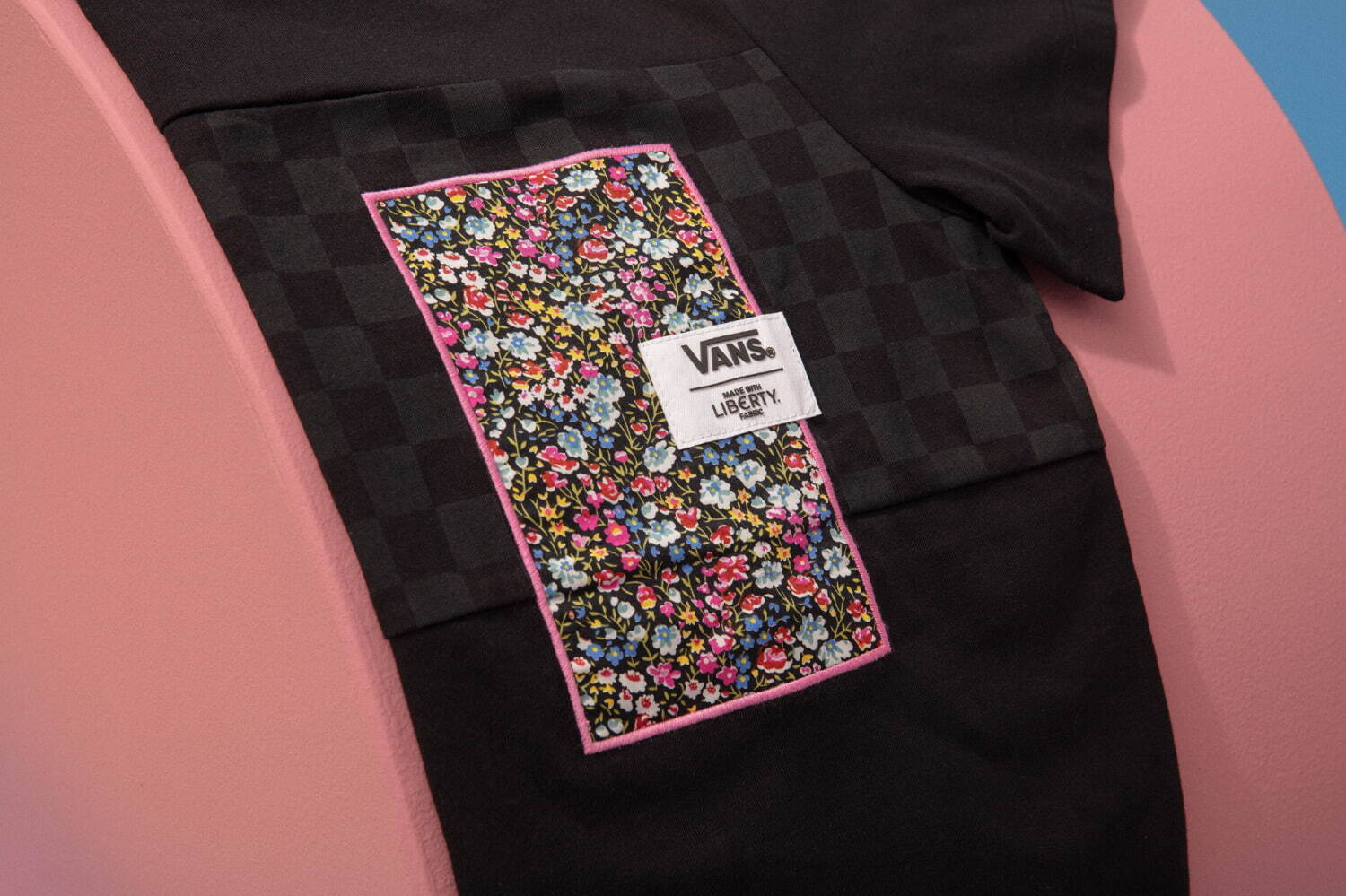 VANS×リバティ・ファブリックス“カラフルな花柄”のウィメンズスニーカーやTシャツ｜写真14