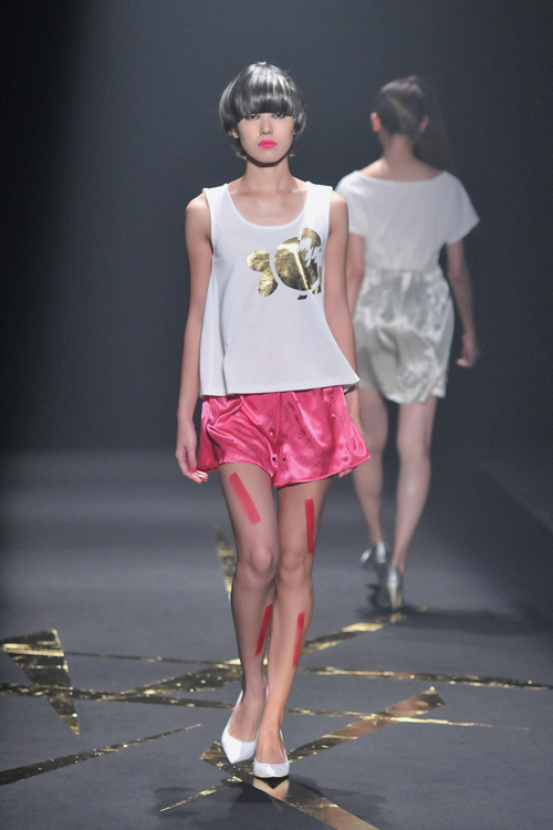 フィベリー 2010年春夏<span>コレクション</span> - 写真10