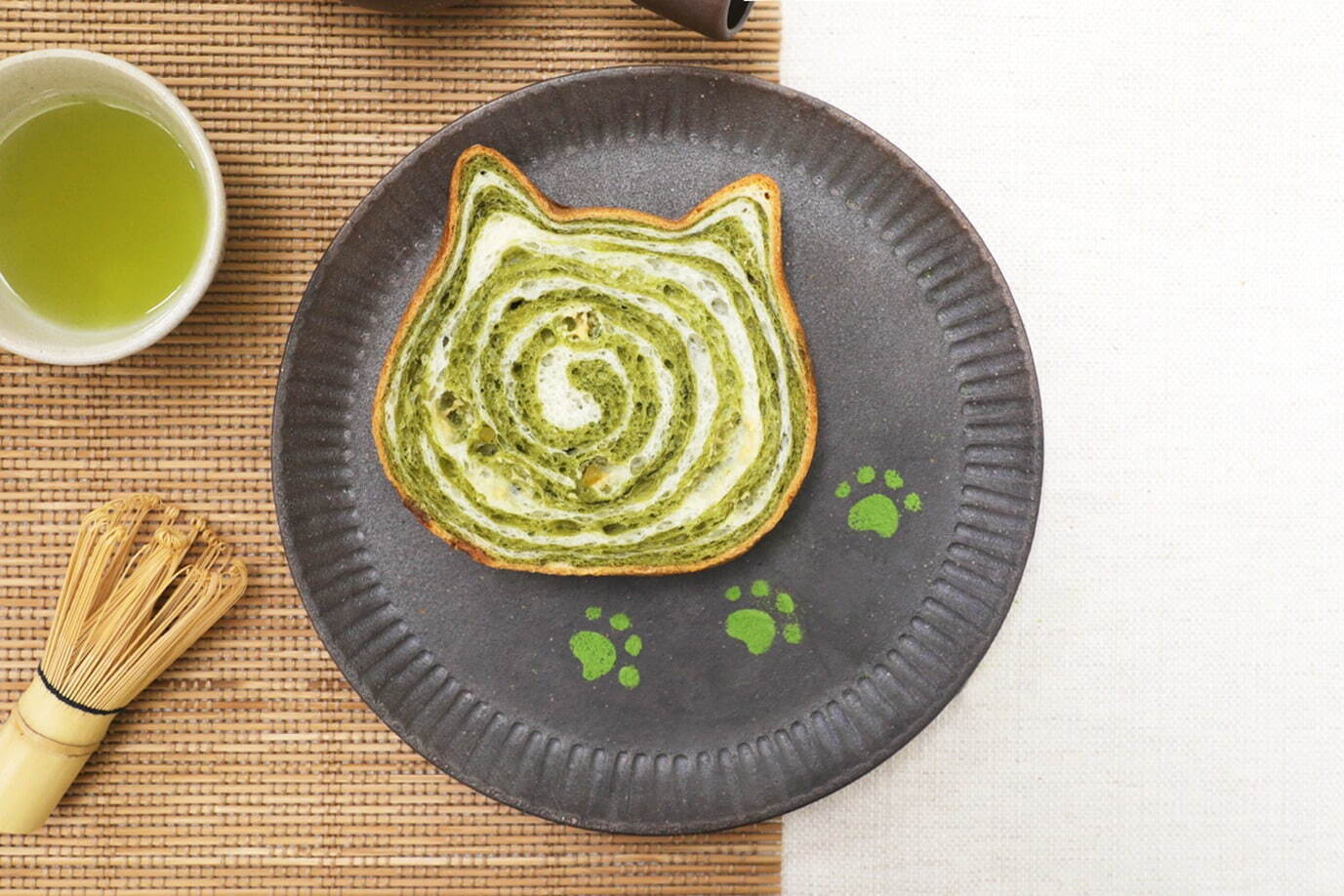 ＜ねこねこ食パン＞抹茶の限定フレーバー、ホワイトチョコ＆ゆずピール入り