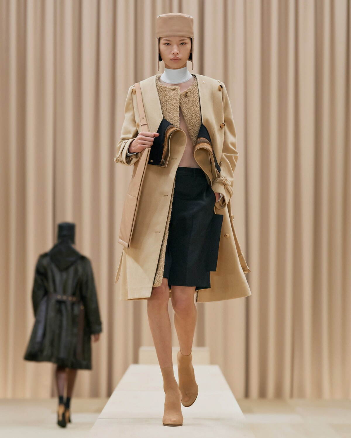 バーバリー(BURBERRY) 2021-22年秋冬ウィメンズコレクション  - 写真1