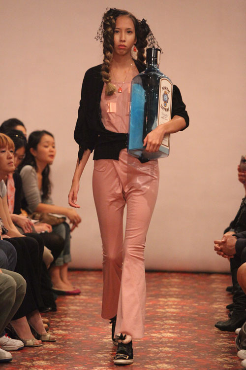 シアタープロダクツ 2010年春夏<span>コレクション</span> - 写真8