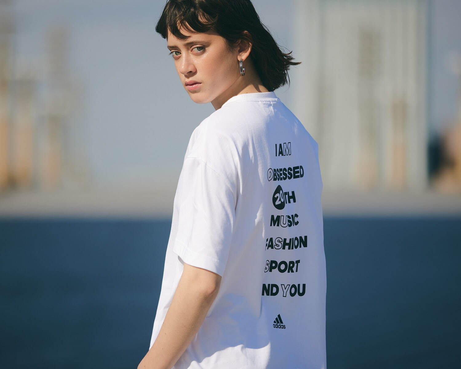 マウジー × アディダス“Wブランドロゴ”入りTシャツやメッシュショルダーバッグなど｜写真17