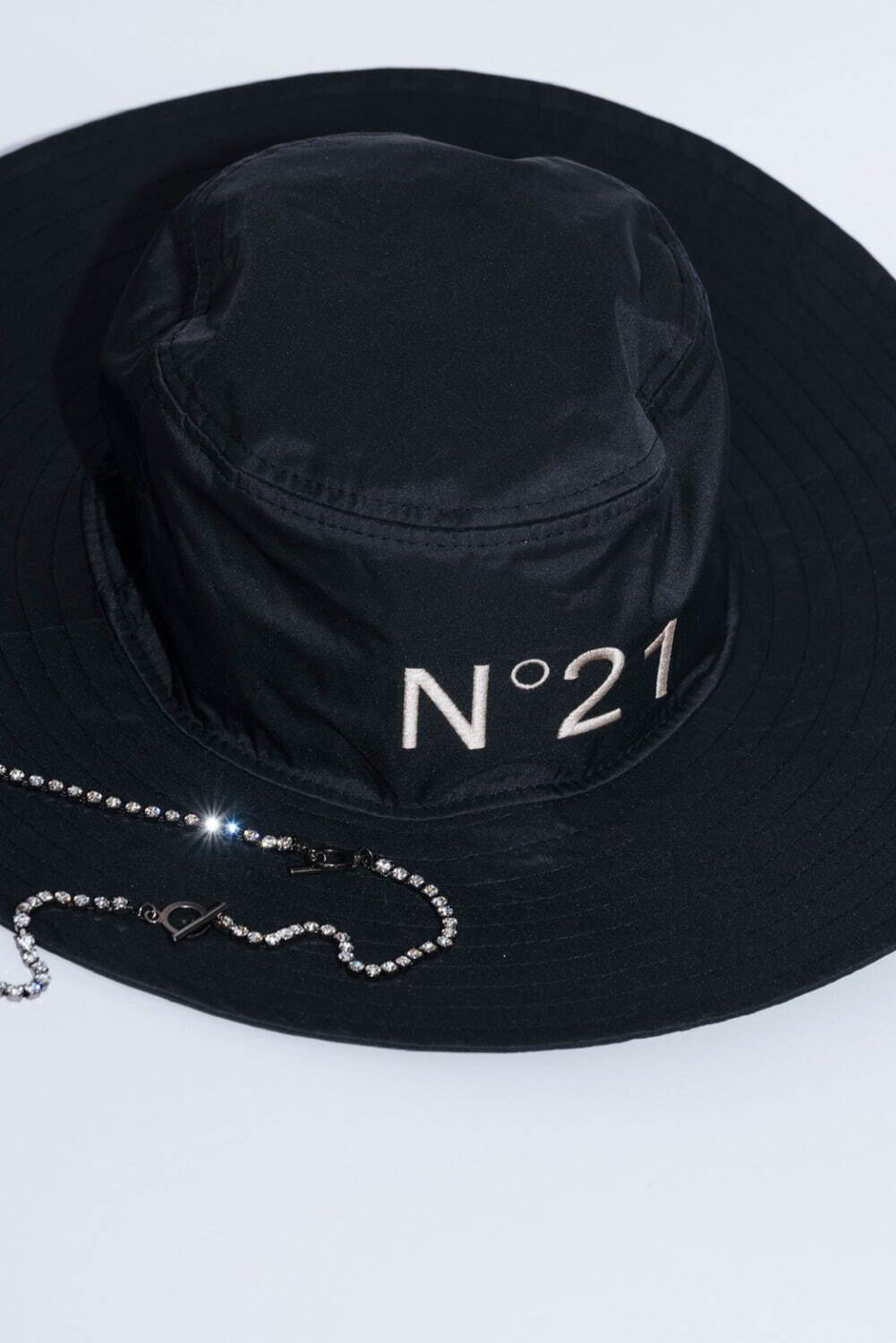 N21“クリアバッグ”付きハンドケアセット＆“ニューエラ”コラボキャップ、阪急うめだ本店で｜写真23