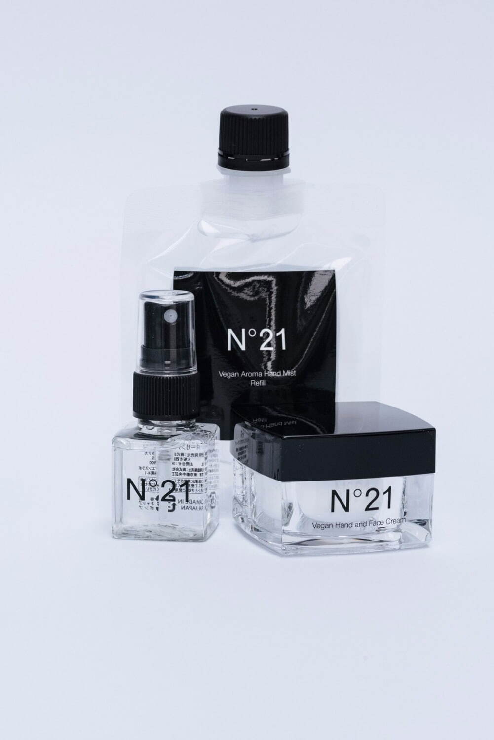 N21“クリアバッグ”付きハンドケアセット＆“ニューエラ”コラボキャップ、阪急うめだ本店で｜写真4