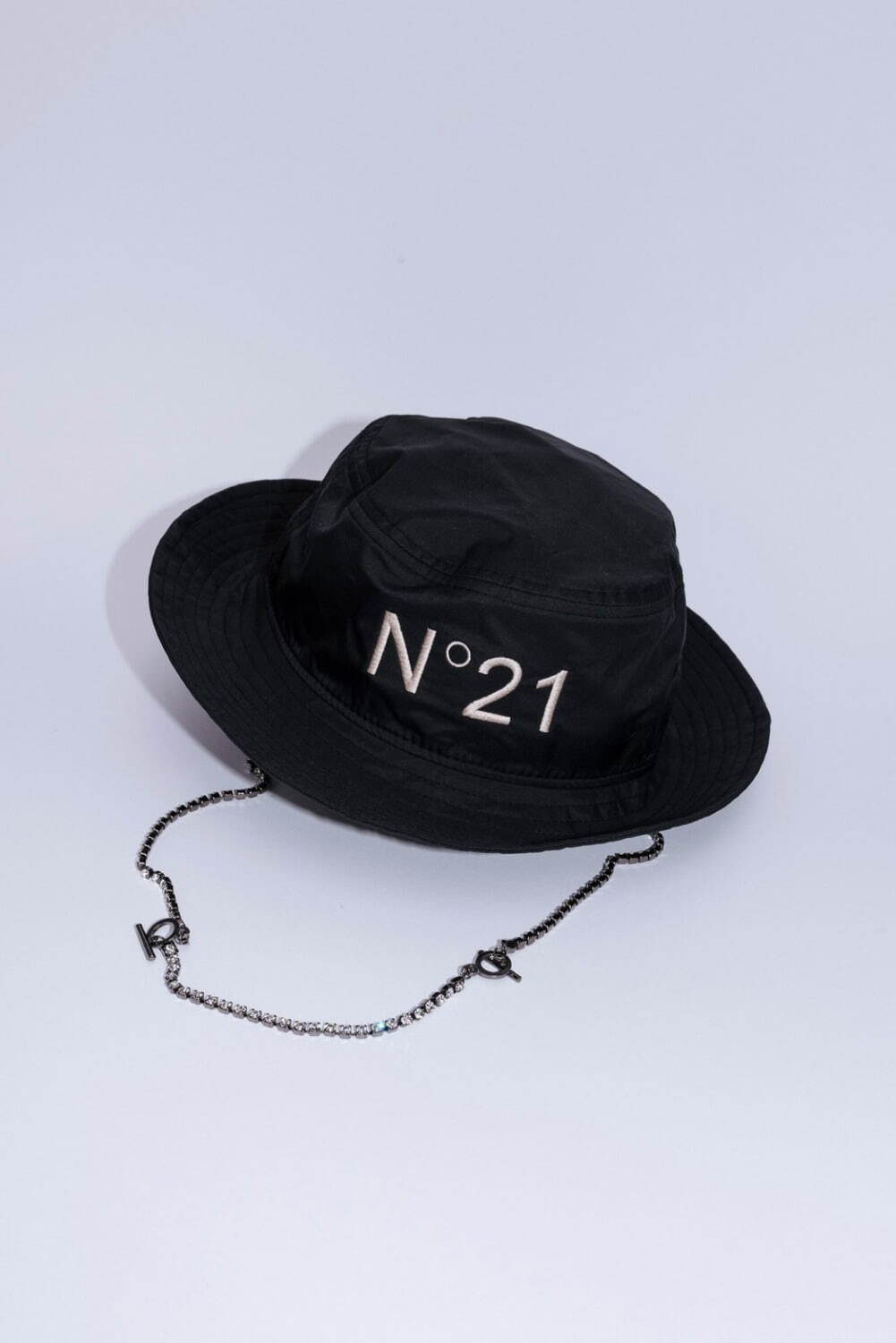 N21 x ニューエラ アドベンチャーライト 15,400円(税込)