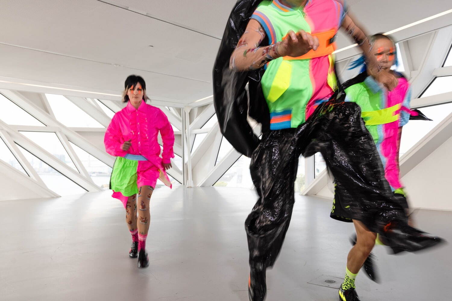 ウォルター ヴァン ベイレンドンク(Walter Van Beirendonck) 2022年春夏ウィメンズ&メンズコレクション  - 写真29