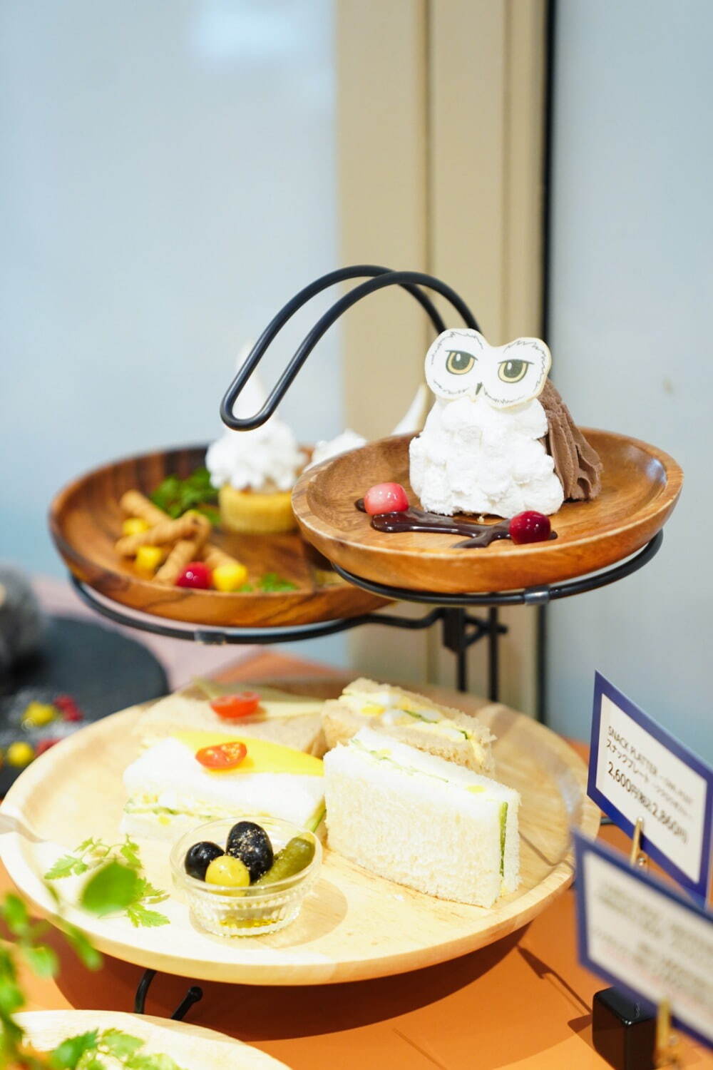 「ハリー・ポッター カフェ」東京・名古屋に、“4つの寮”のランチボックスや金のスニッチパフェ｜写真9