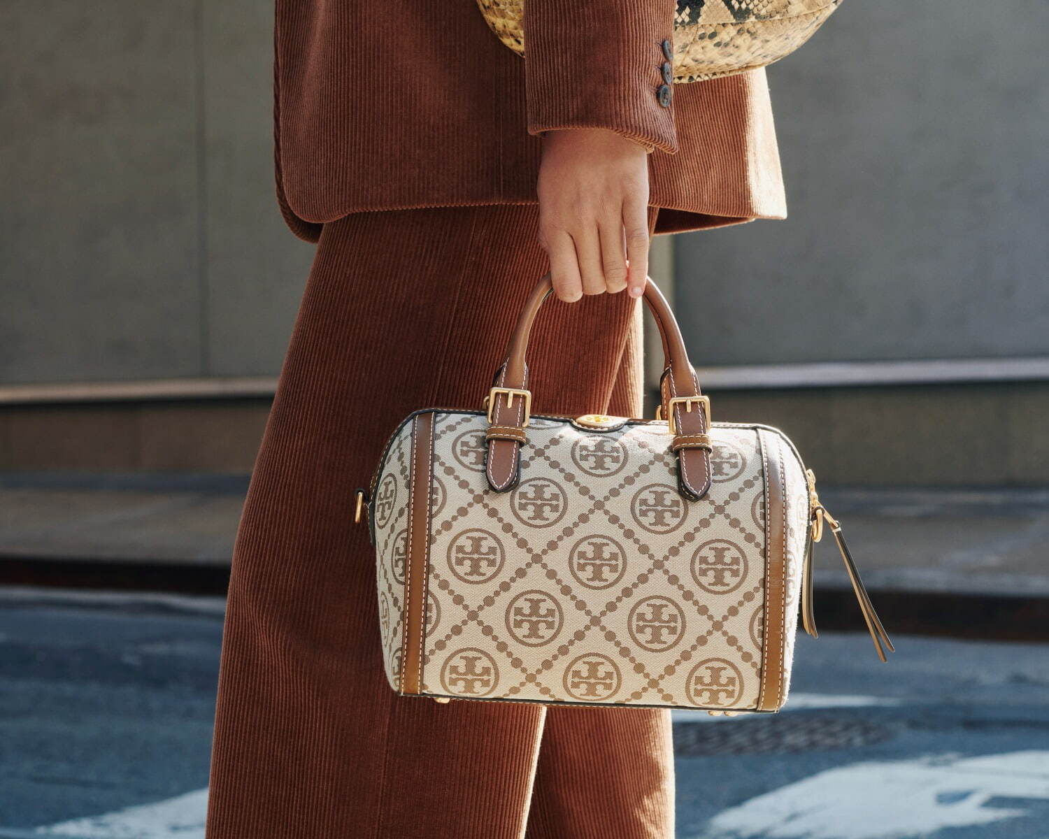 トリー バーチ(TORY BURCH) T モノグラム｜写真1