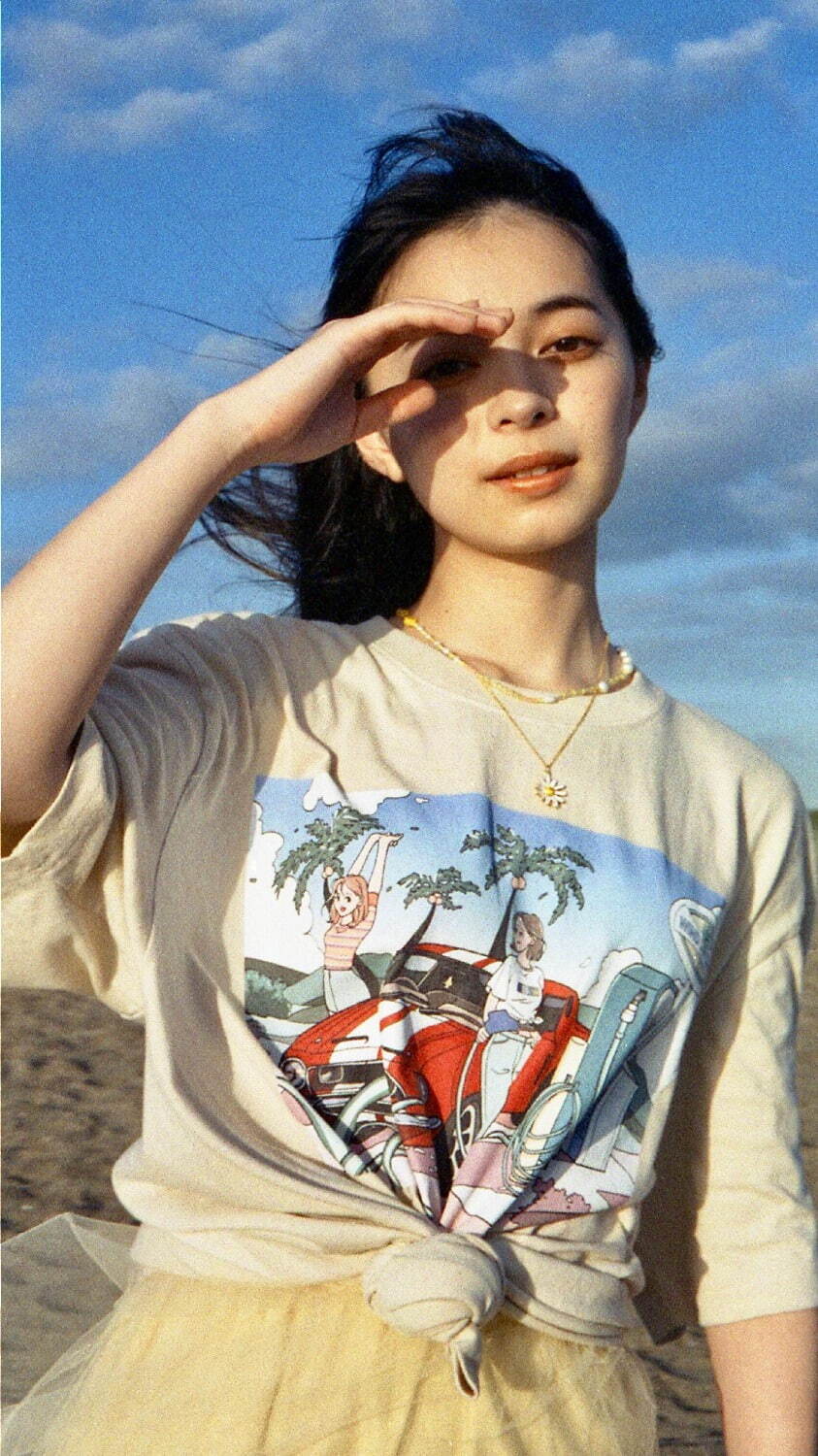 ウィンダンシー×ヨシフクホノカのTシャツやパーカー"エモい女の子”イラストを配して｜写真1