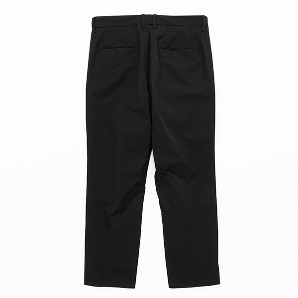 Crisp Blur Trouser 29,700円