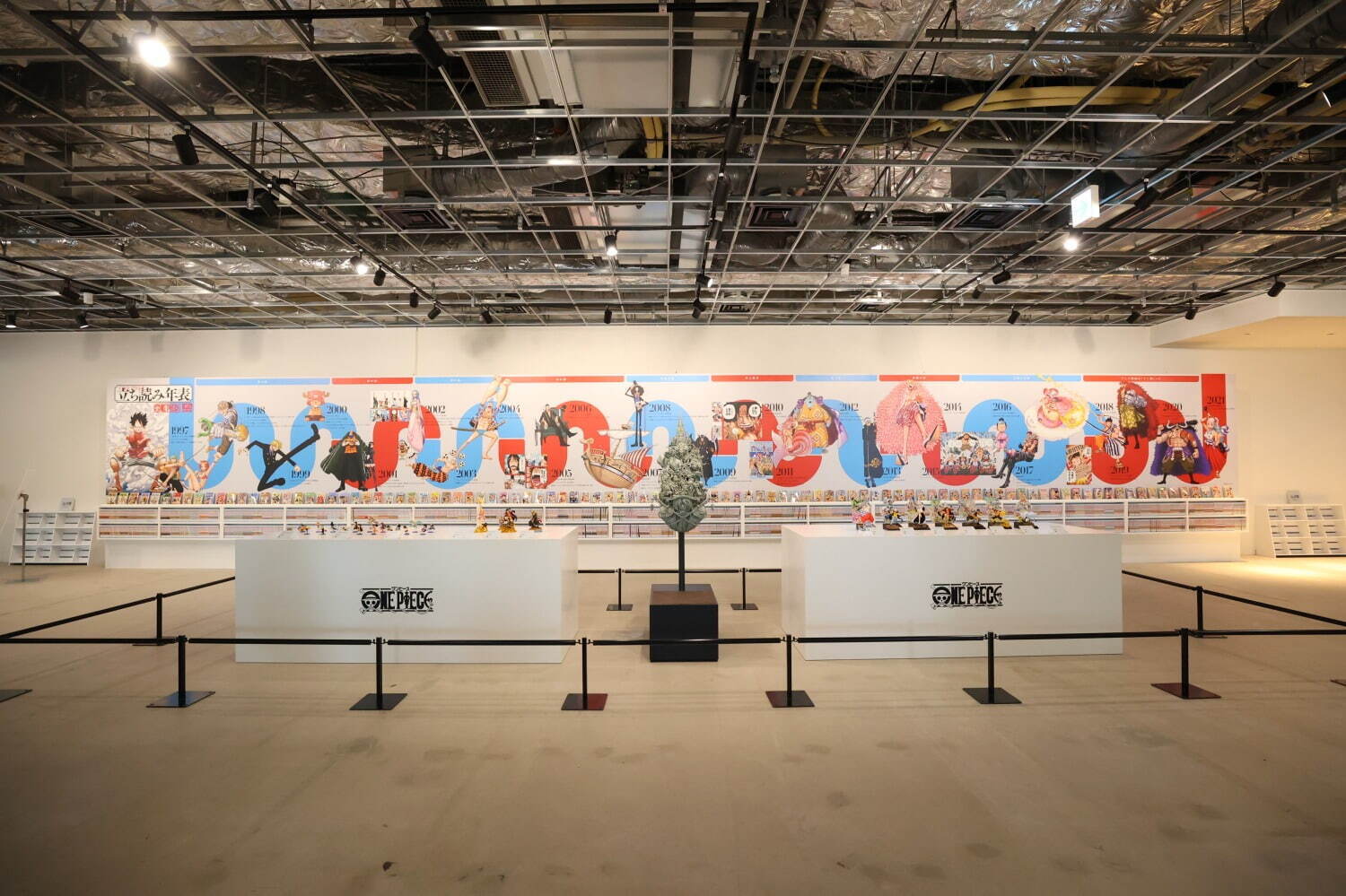 『ONE PIECE』100巻記念、巨大展示「超巨“大海賊百景”」＆「100巻立ち読み図書館」竹芝で｜写真4