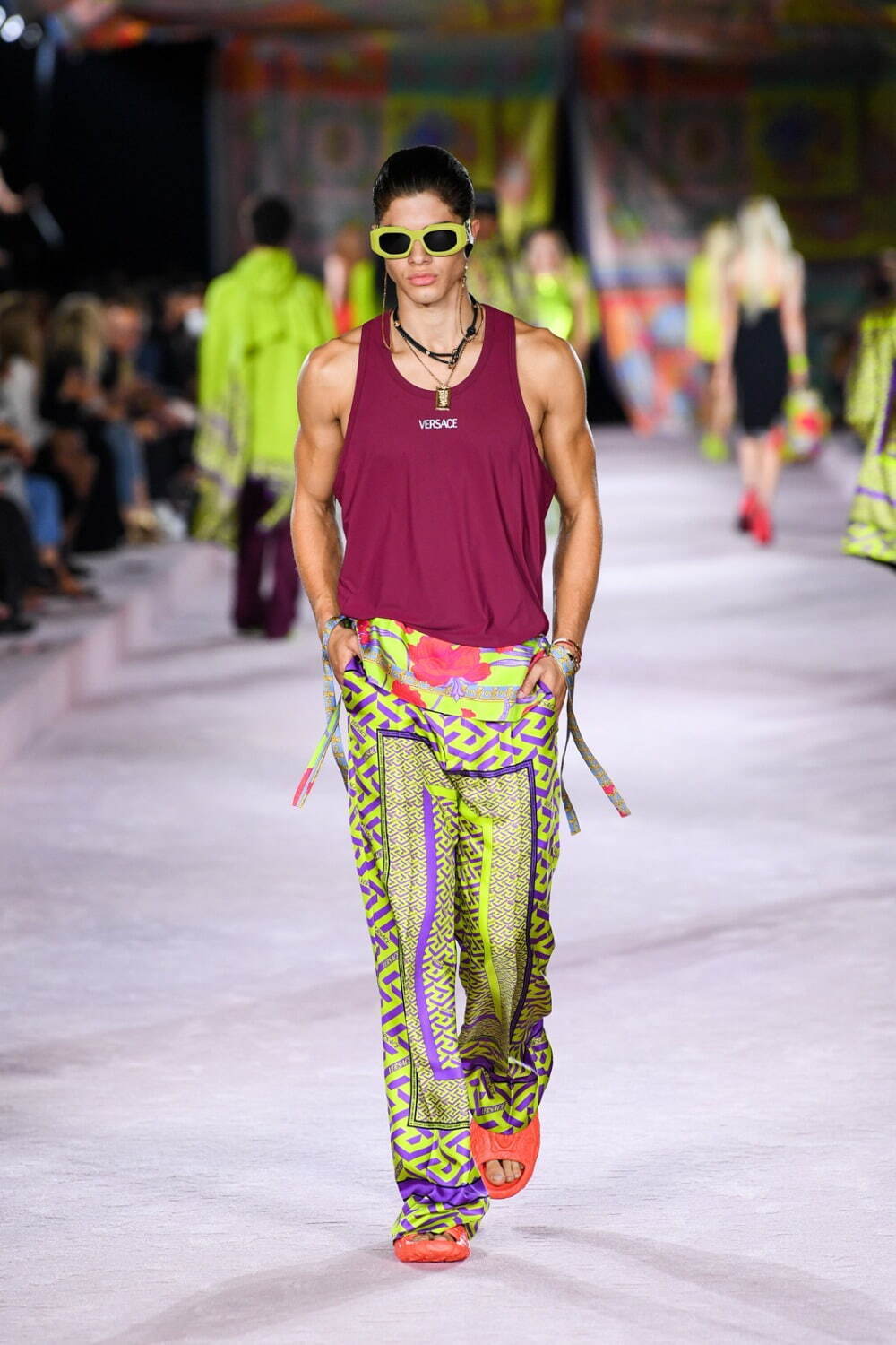 ヴェルサーチェ(VERSACE) 2022年春夏ウィメンズ&メンズコレクション  - 写真60