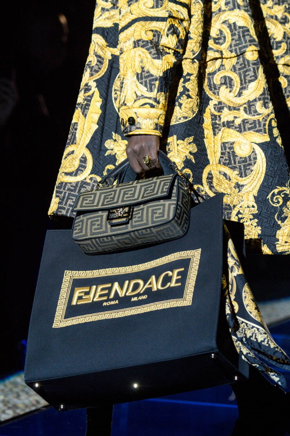 フェンディ(FENDI), ヴェルサーチェ(VERSACE) フェンダーチェ｜写真57