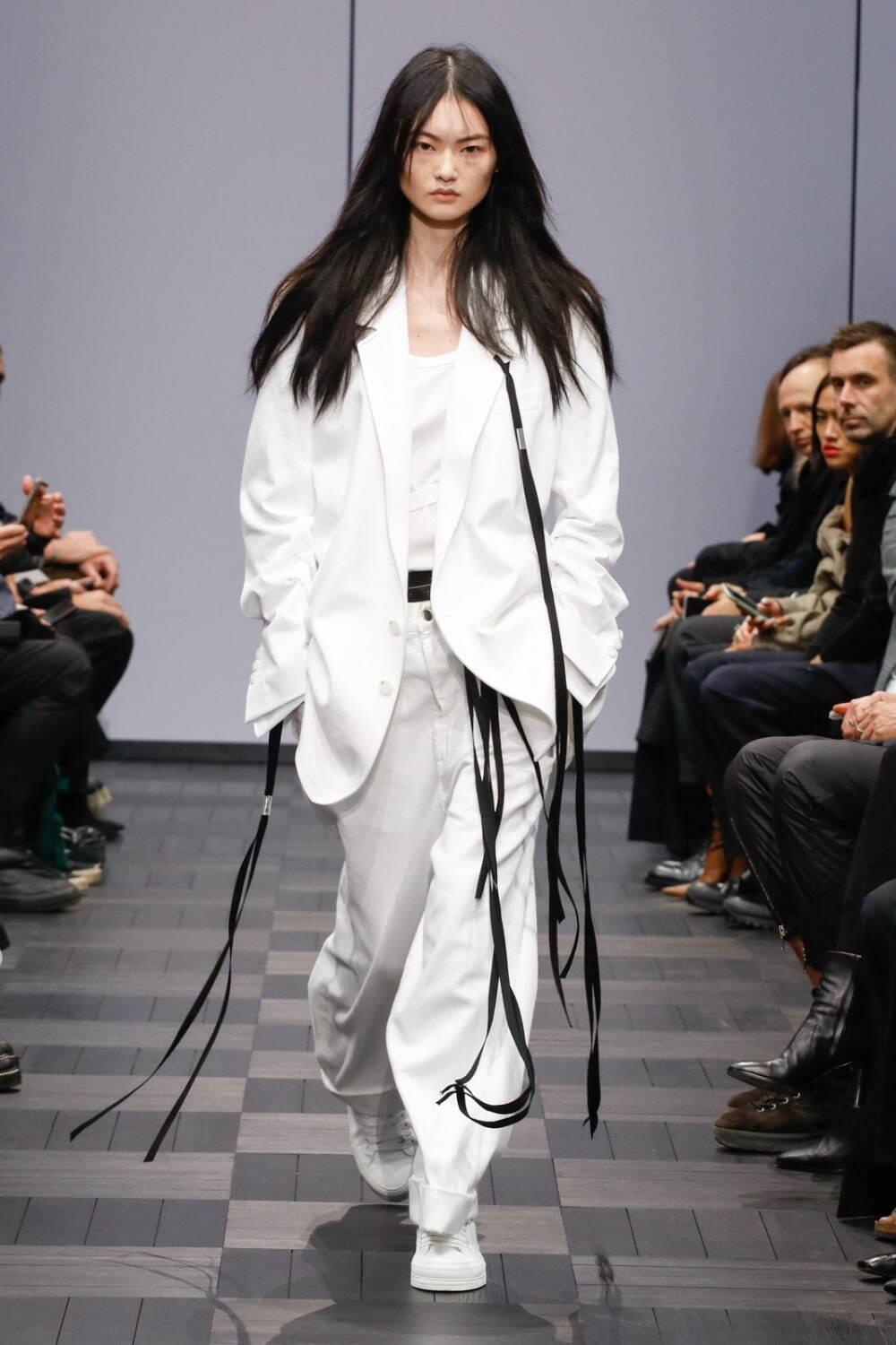 アン ドゥムルメステール(ANN DEMEULEMEESTER) 2022年春夏ウィメンズ&メンズコレクション  - 写真4