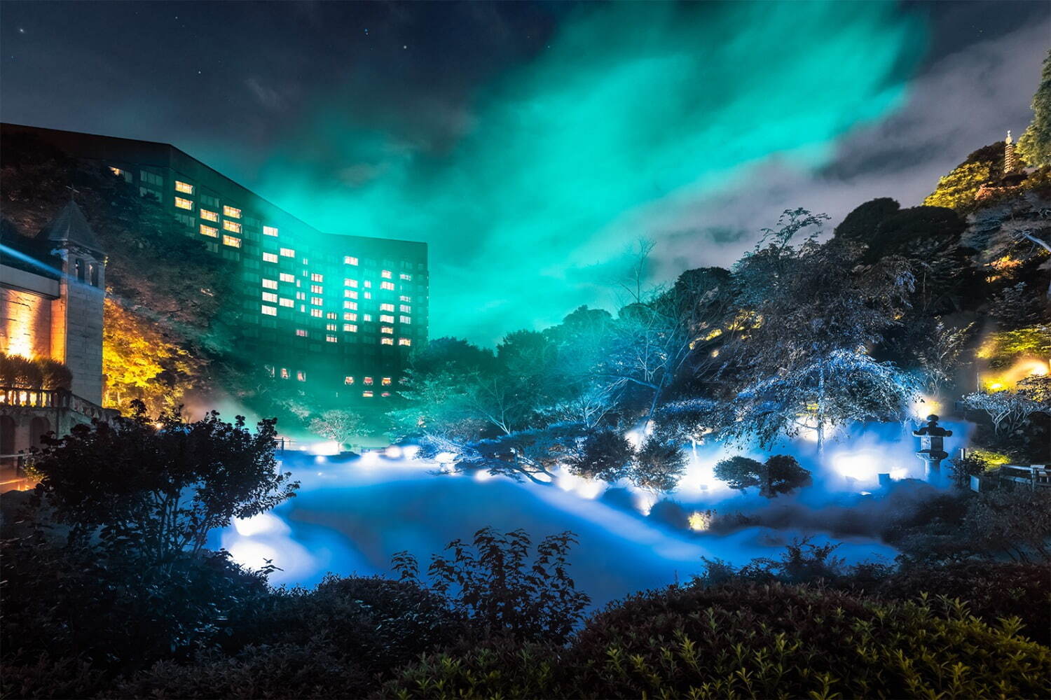 ホテル椿山荘東京「森のオーロラ」冬の“光の絶景”を庭園で、オーロラ独り占めプランやハイティーも｜写真2