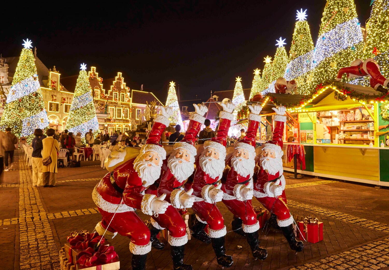 長崎・ハウステンボス「光の街のクリスマス」“白銀”イルミネーションや花火、クリスマスマーケットも｜写真29