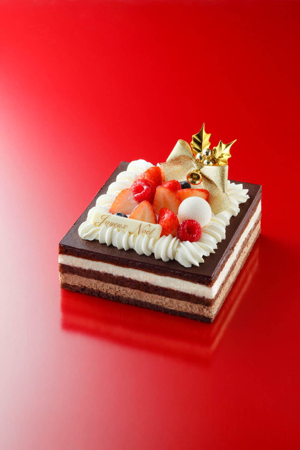 大丸東京店のクリスマス2021年、“煌めくティアラ”添えマカロンケーキ＆“アリス”の苺ケーキなど｜写真5