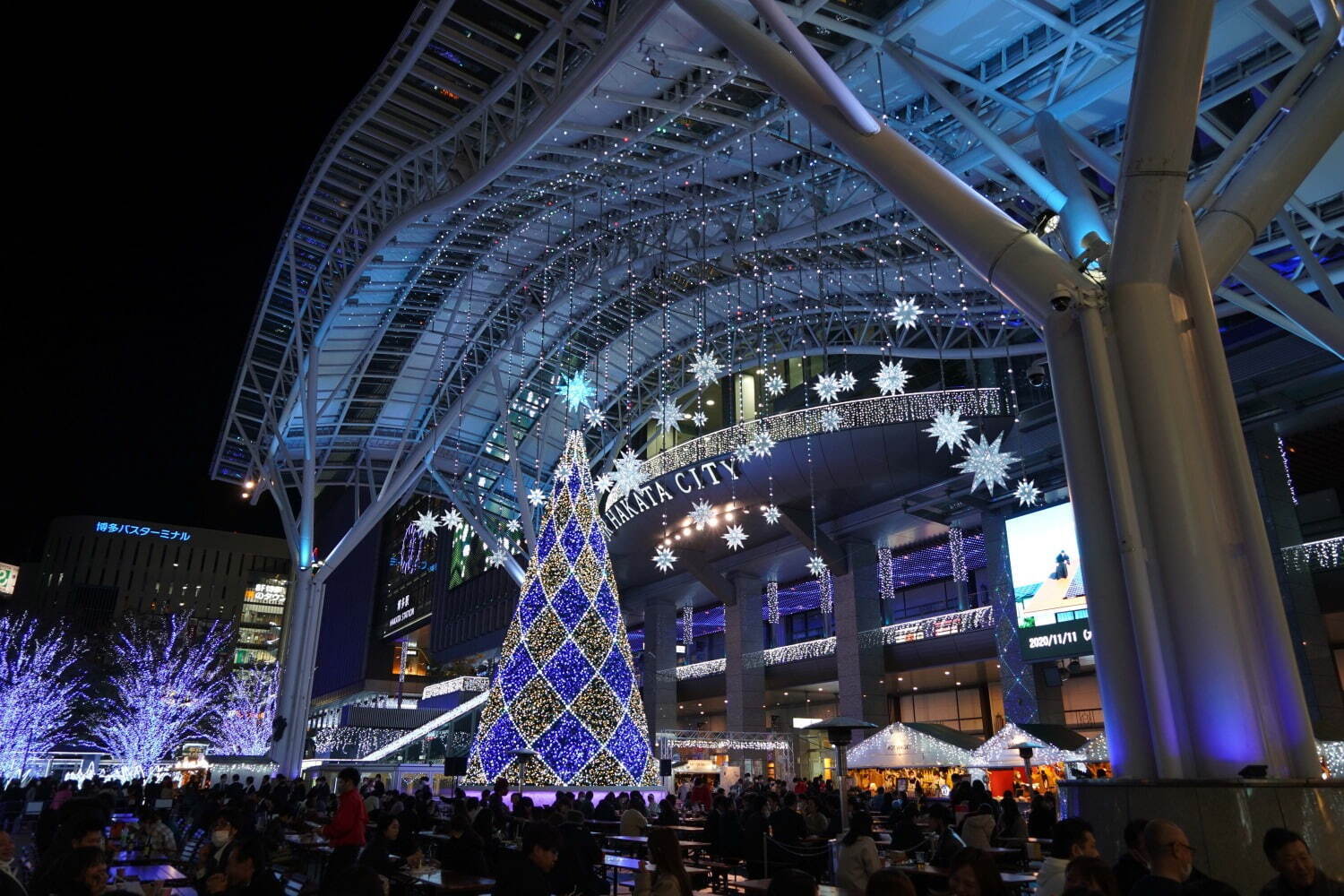 「福岡クリスマスマーケット」JR博多駅前＆天神エリアで、白い恋人チョコドリンクやソーセージ｜写真3