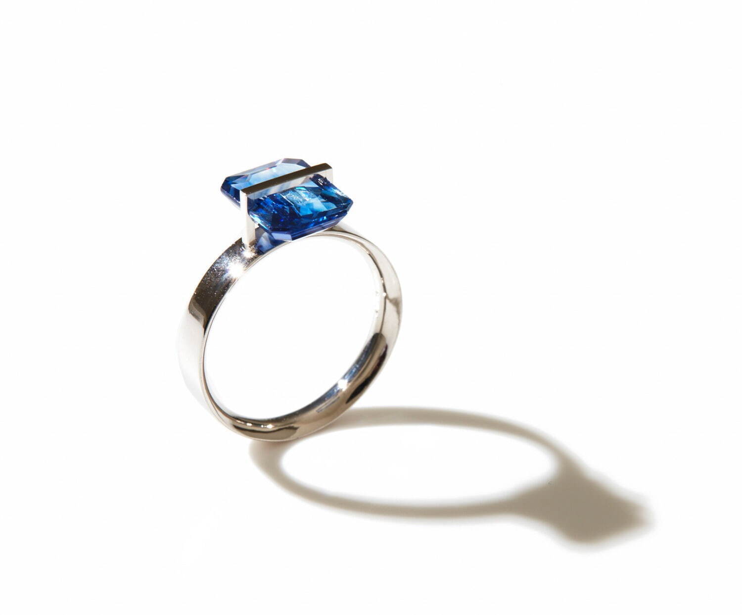 「BAND RING SAPPHIRE」 594,000円