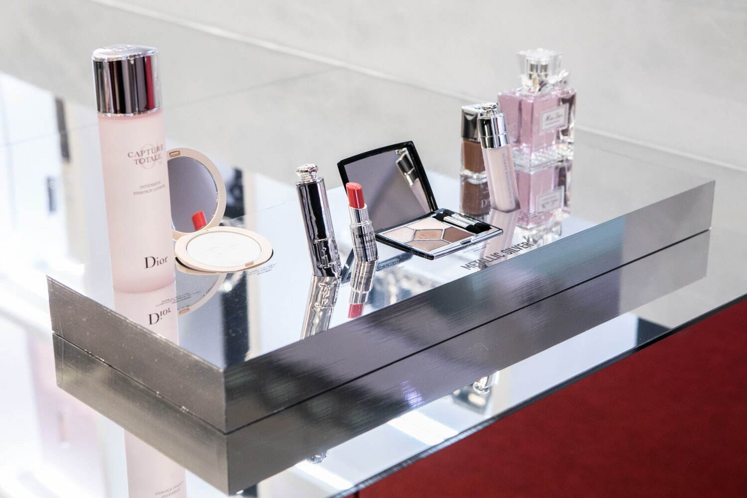 ディオール(DIOR), ピエール・エルメ・パリ(PIERRE HERMÉ PARIS) アディクト ショールーム｜写真6