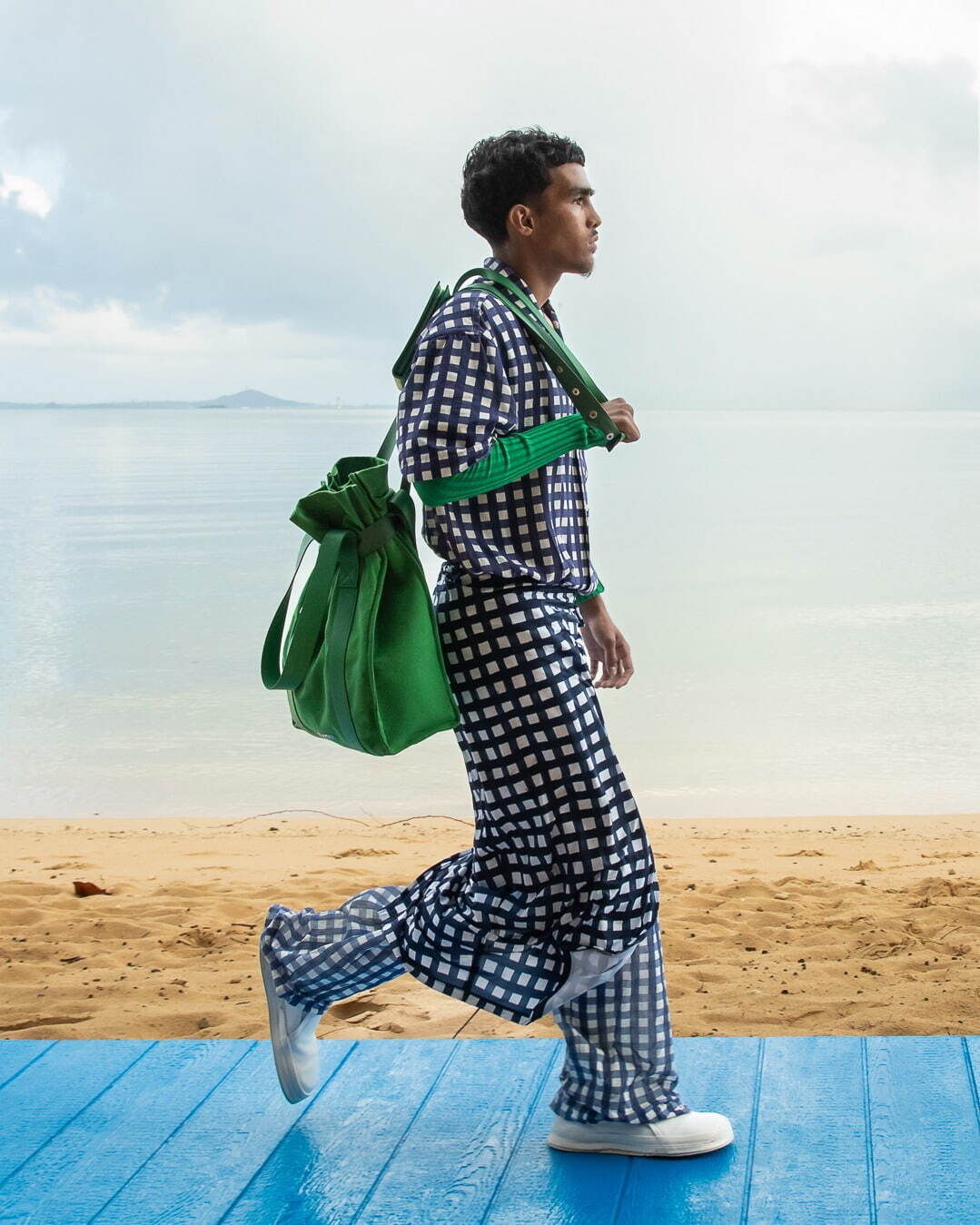 ジャックムス(JACQUEMUS) エンベロープ型バッグ｜写真12