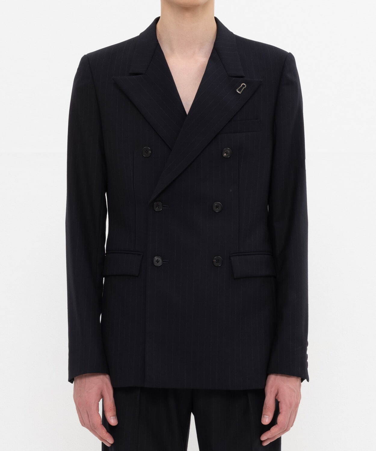 Signature Key Hole Pinstripe Double-Breasted Blazer 92,400円