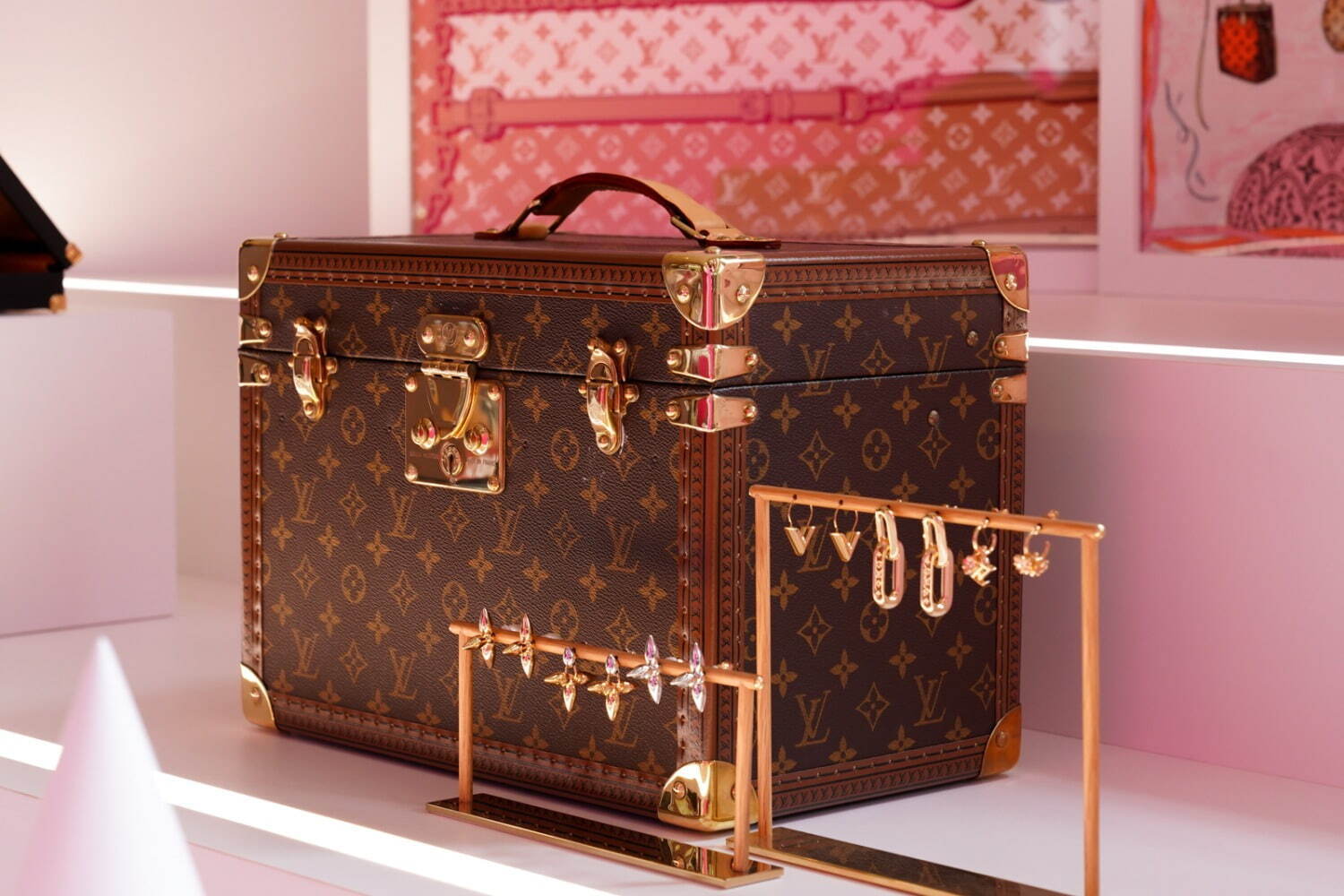 ルイ・ヴィトン「SEE LV」展が東京ミッドタウンで - メゾンの歴史を展観、ウェアやバッグが一堂に｜写真41