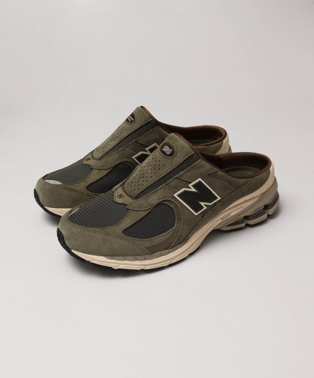 「SNS x New Balance 2002R Mule」22,000円